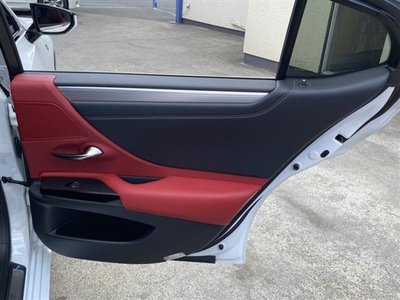 2024 Lexus ES thumbnail 19
