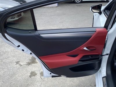 2024 Lexus ES thumbnail 18