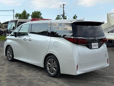 2026 Toyota ALPHARD — фото 7
