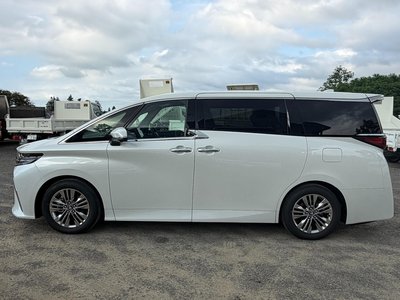 2026 Toyota ALPHARD — фото 8