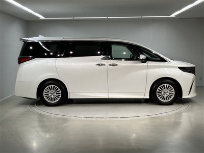 2025 Toyota ALPHARD — фото 4