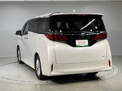 2025 Toyota ALPHARD — фото 5