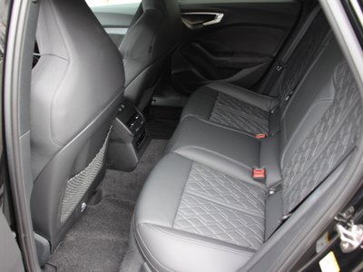 صورة 29 لـ 2025 AUDI A5 AVANT