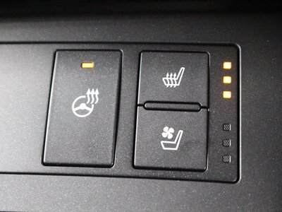 2024 Lexus IS photo 16