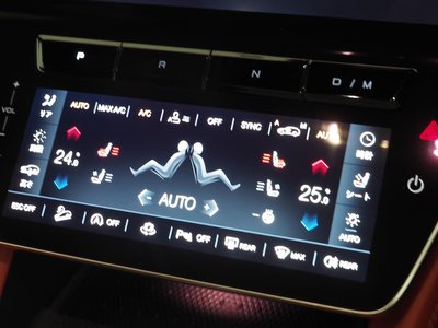 صورة 15 لـ 2023 Maserati GRECALE