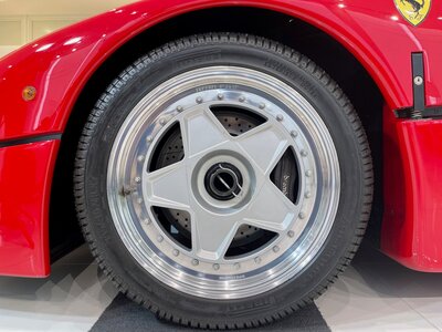 صورة 30 لـ 1989 Ferrari F40
