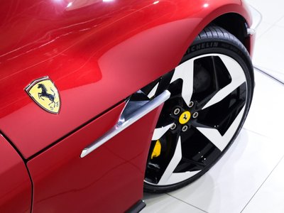 صورة 24 لـ 2025 Ferrari 12 CILINDRI