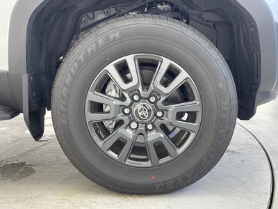 صورة 46 لـ 2025 Toyota LAND CRUISER 250