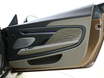 2023 Aston Martin DB12 照片 31