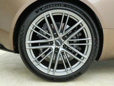 2023 Aston Martin DB12 照片 16