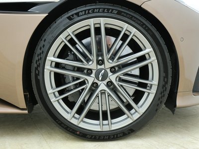 2023 Aston Martin DB12 照片 15