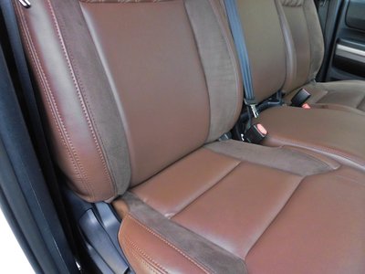 2014 Toyota TUNDRA thumbnail 32