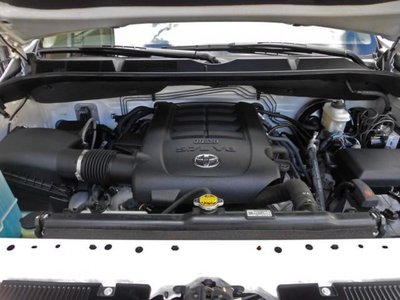2014 Toyota TUNDRA thumbnail 17