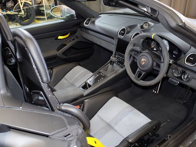 2025 Porsche 718 SPYDER photo 4