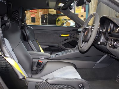 2025 Porsche 718 SPYDER photo 14