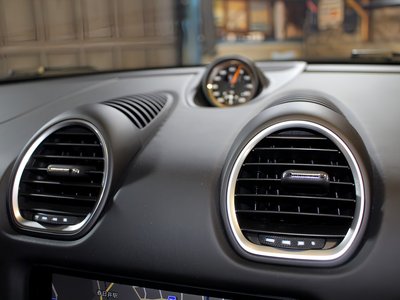 2025 Porsche 718 SPYDER photo 43