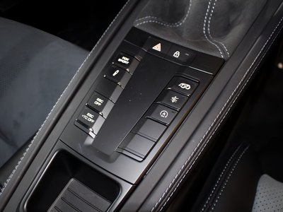 2025 Porsche 718 SPYDER photo 40