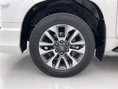 صورة 35 لـ 2022 Toyota LAND CRUISER PRADO