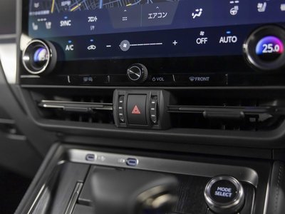 صورة مصغرة 32 لـ 2026 Lexus GX