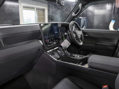 صورة مصغرة 25 لـ 2026 Lexus GX