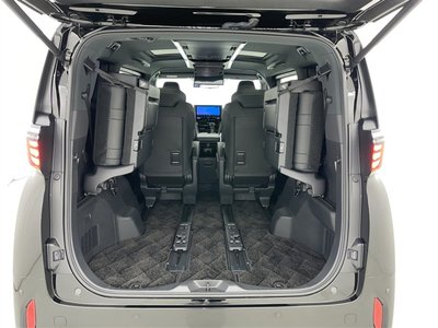صورة 32 لـ 2024 Toyota ALPHARD