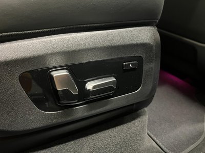2025 BMW X7 thumbnail 18