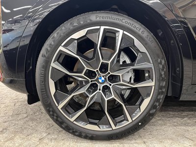 2025 BMW X7 thumbnail 60