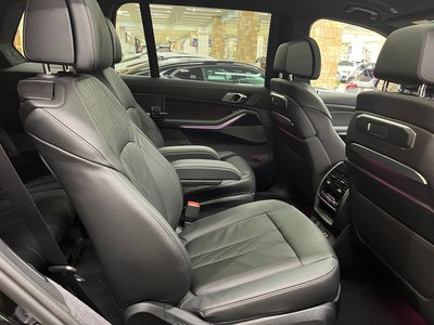 2025 BMW X7 photo 10
