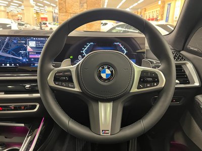 2025 BMW X7 thumbnail 24