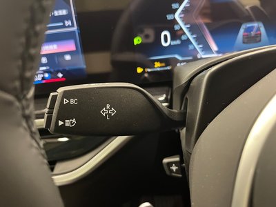 2025 BMW X7 thumbnail 28
