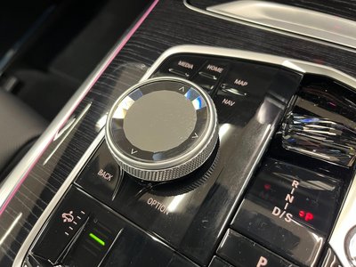 2025 BMW X7 thumbnail 36