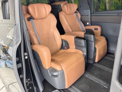 2026 Toyota VELLFIRE photo 9