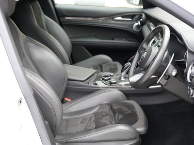 2019 ALFA Romeo STELVIO — фото 14