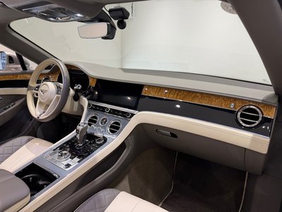 صورة 15 لـ 2019 Bentley CONTINENTAL