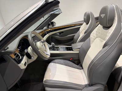 صورة 14 لـ 2019 Bentley CONTINENTAL