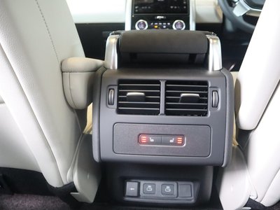 2025 LAND Rover DISCOVERY thumbnail 33