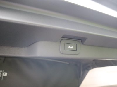 2025 LAND Rover DISCOVERY thumbnail 29