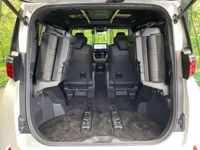 2023 Toyota ALPHARD — фото 11