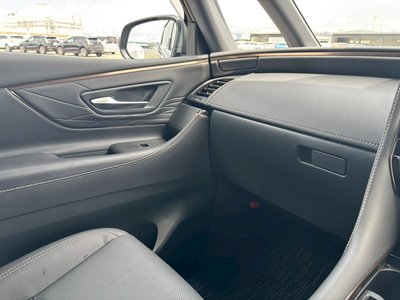 صورة 42 لـ 2026 Toyota ALPHARD