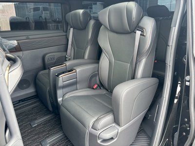 صورة 64 لـ 2026 Toyota ALPHARD