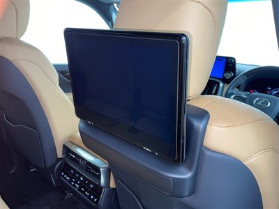 صورة مصغرة 3 لـ 2022 Lexus LX