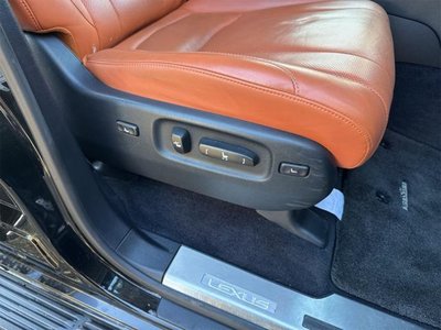 2015 Lexus LX — фото 28