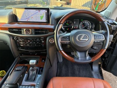 2015 Lexus LX — фото 15
