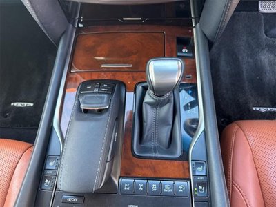 2015 Lexus LX — фото 11