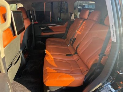2015 Lexus LX — фото 13