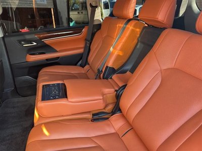 2015 Lexus LX — фото 37
