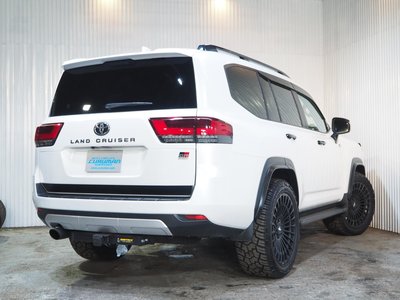صورة 14 لـ 2025 Toyota LAND CRUISER 300