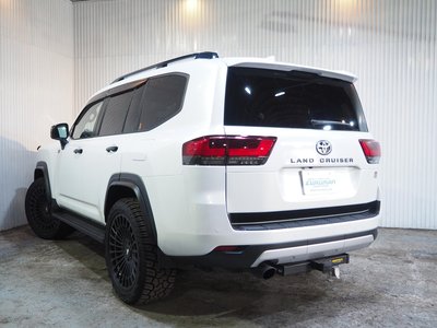 صورة 16 لـ 2025 Toyota LAND CRUISER 300