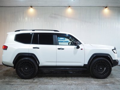 صورة 12 لـ 2025 Toyota LAND CRUISER 300