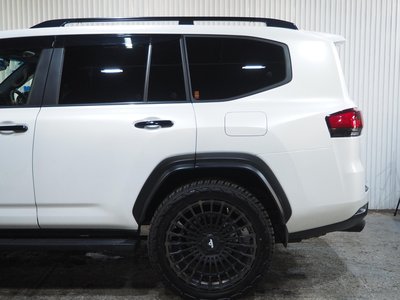 صورة 63 لـ 2025 Toyota LAND CRUISER 300